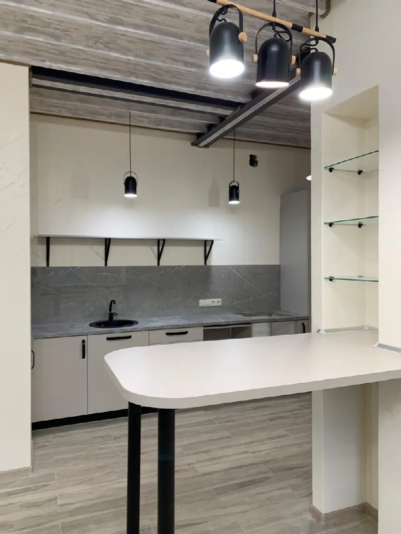 2-кімнатна квартира, 72 м², Центр