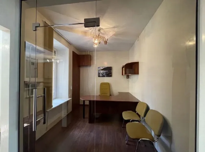 Коммерция, 152 м², Центр