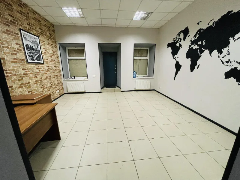 Коммерция, 36 м², Центр