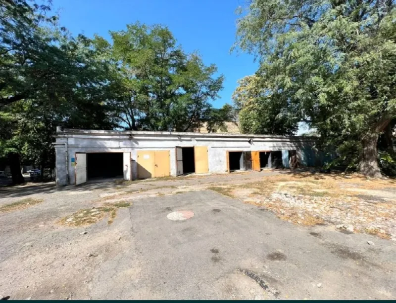 8-кімнатні, 150 м²