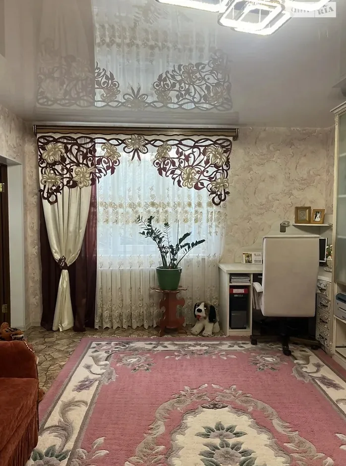 3-кімнатна квартира, 107 м², Центр