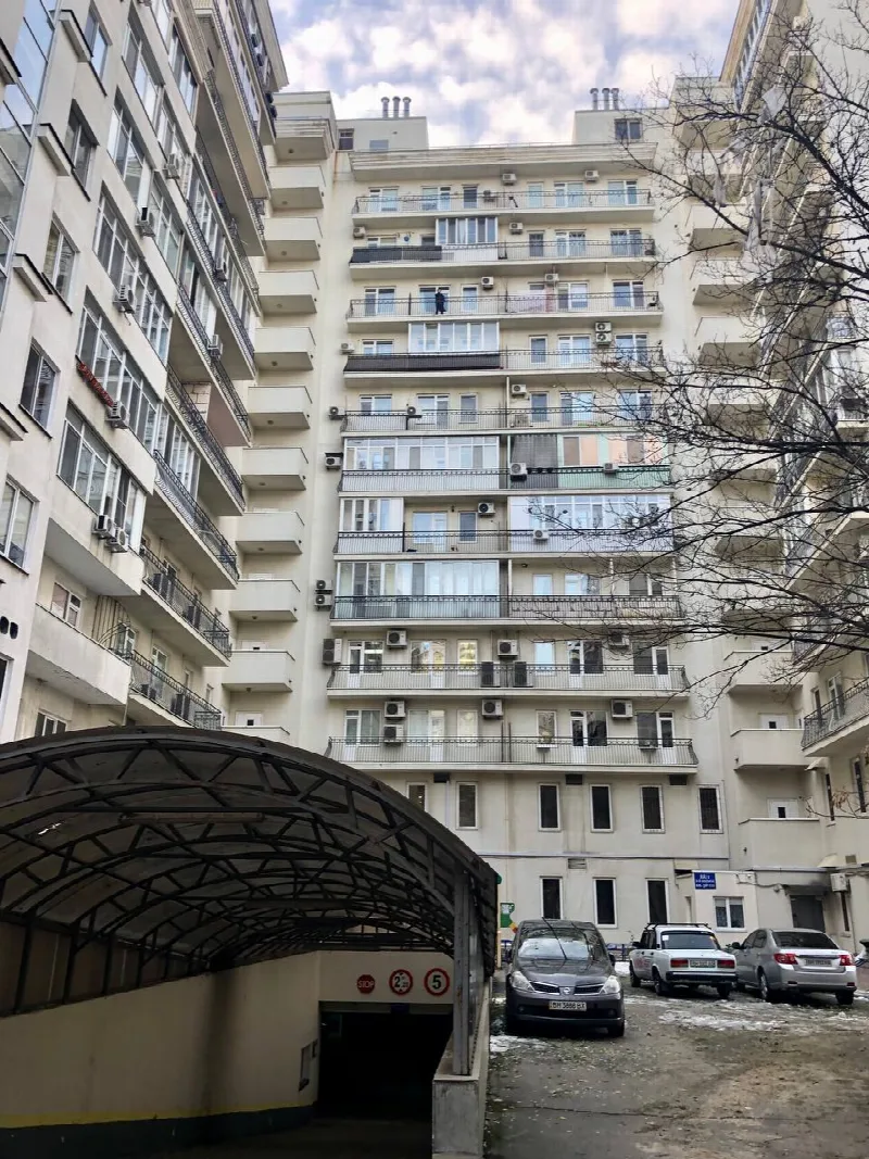 1-кімнатна квартира, 70 м², Клімівський будинок, Центр