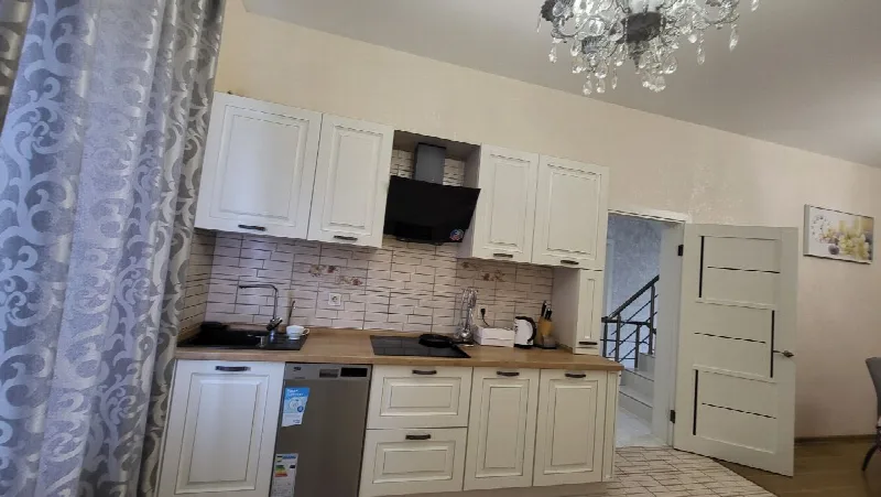 4-кімнатні, 120 м²