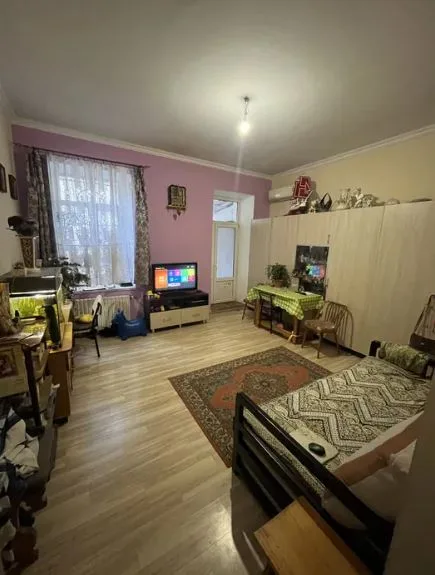 3-кімнатна квартира, 85 м², Центр
