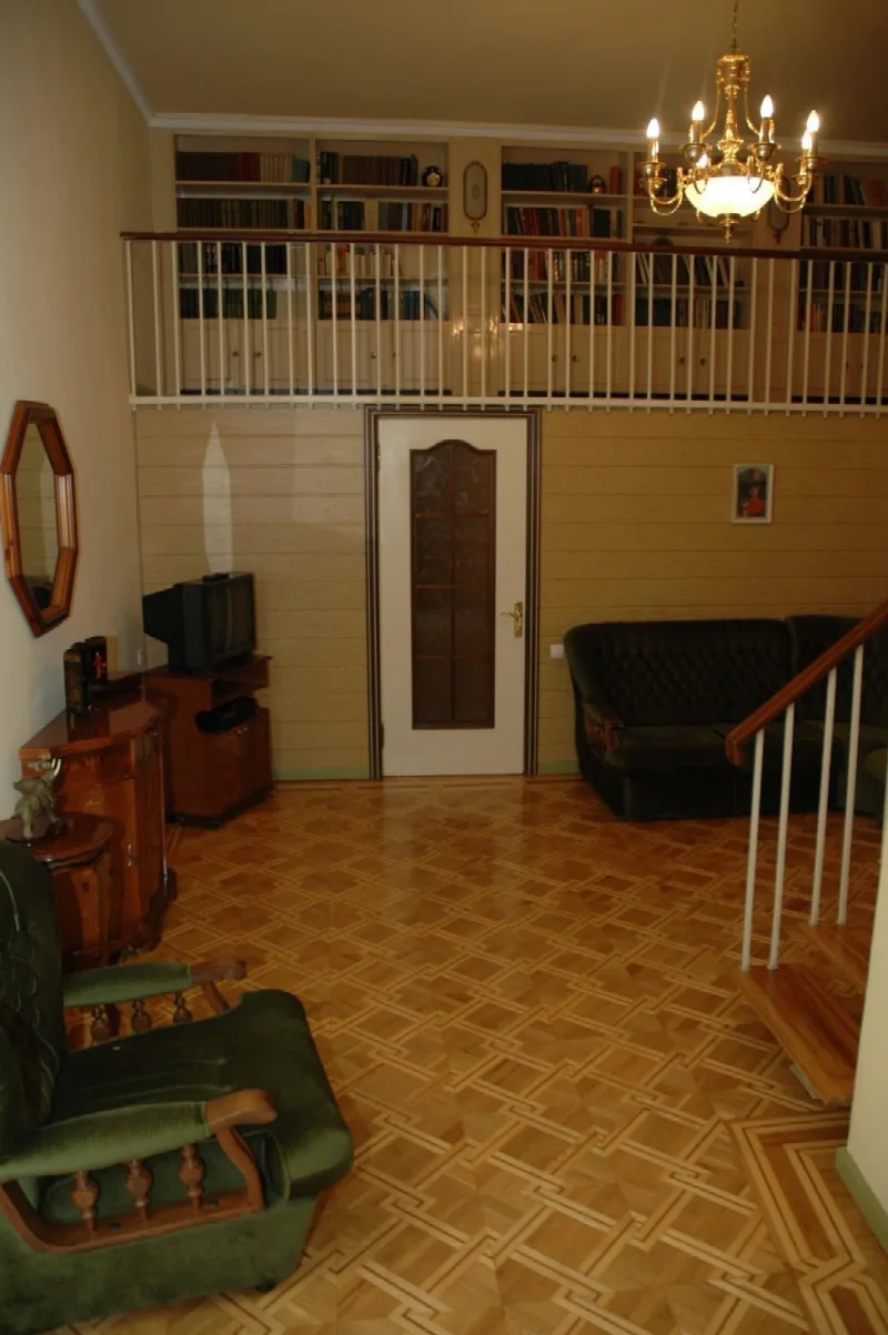 3-кімнатна квартира, 120 м², Центр