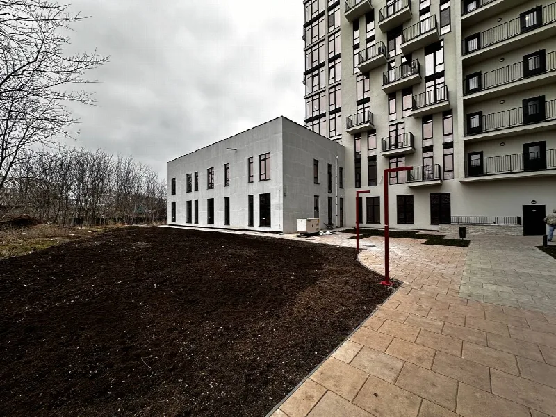7-кімнатні, 600 м²