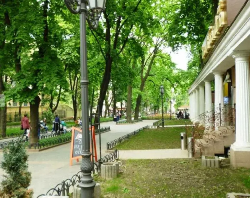 Комерційна, 120 м², Центр