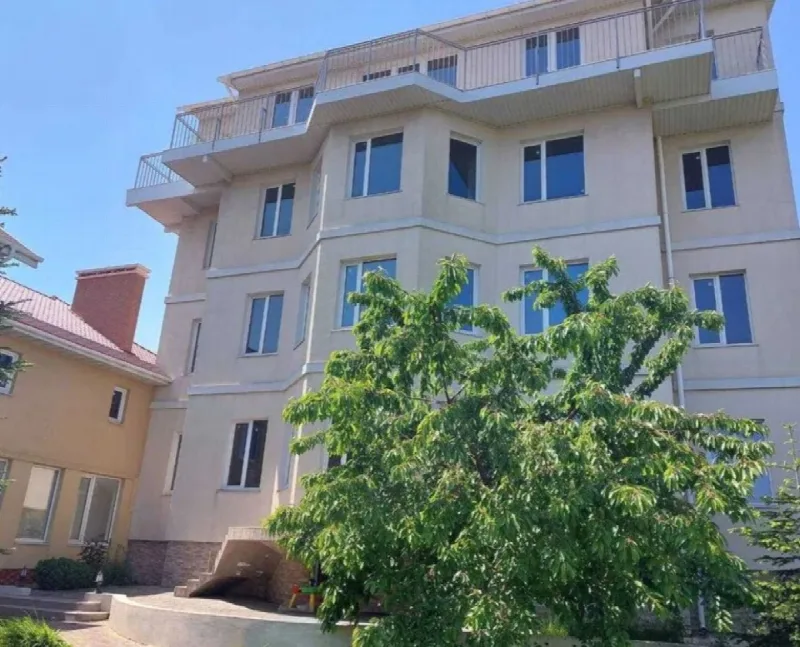 Комерційна, 1 500 м², Совіньйон