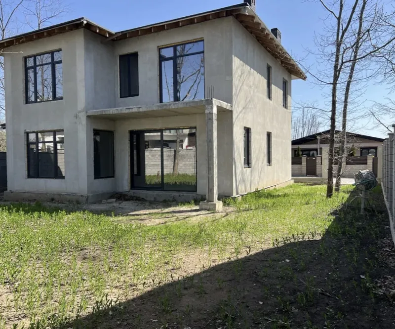 4-кімнатні, 250 м²