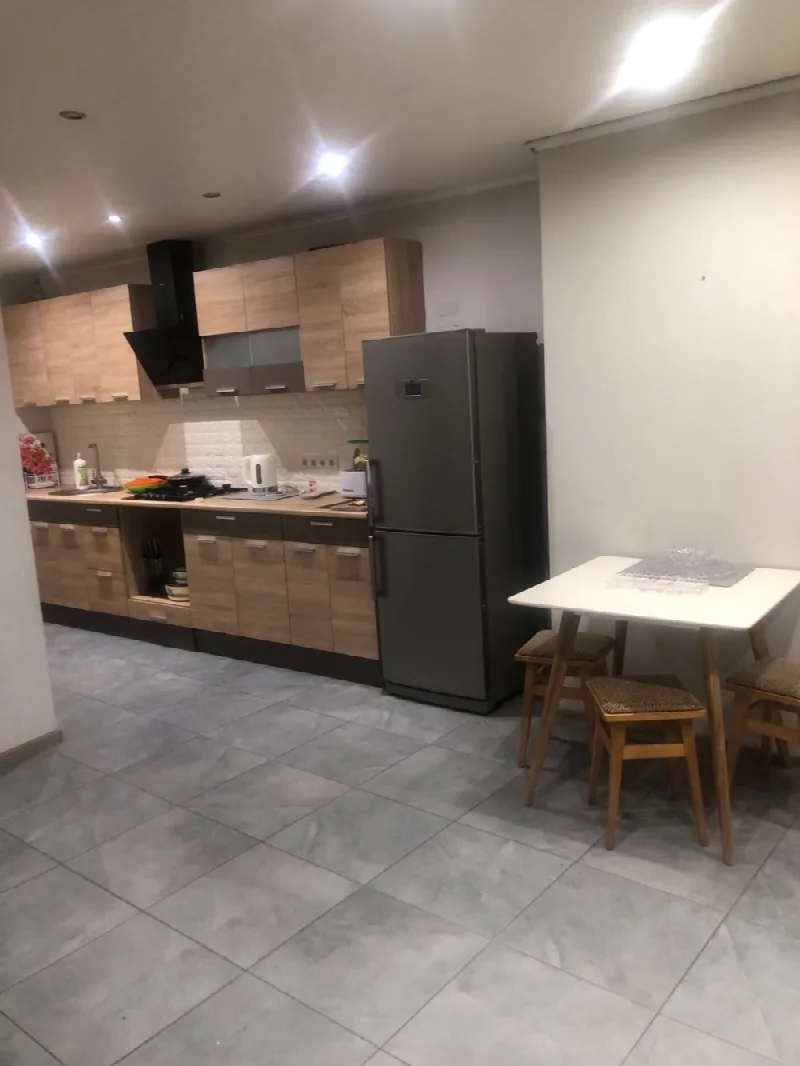 2-кімнатні, 65 м²