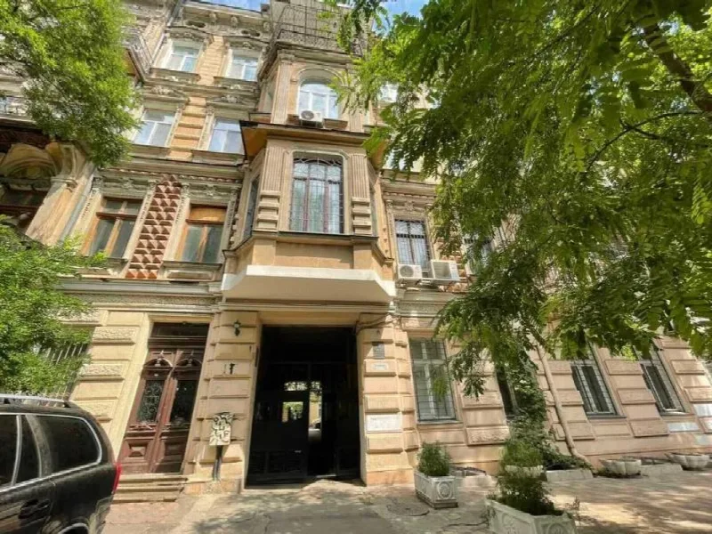 3-кімнатна квартира, 100 м², Центр