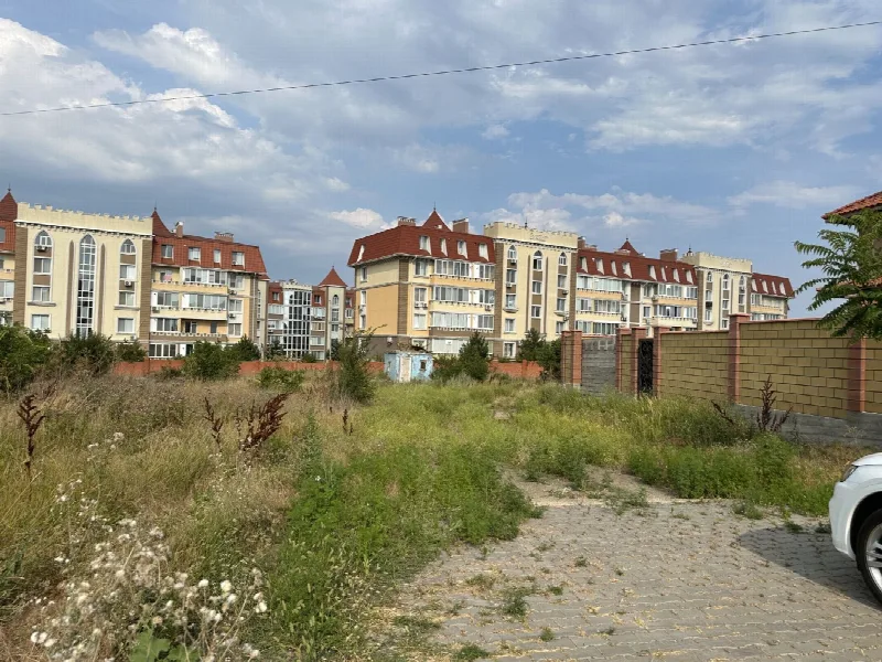 Land, Zelenyi Hai