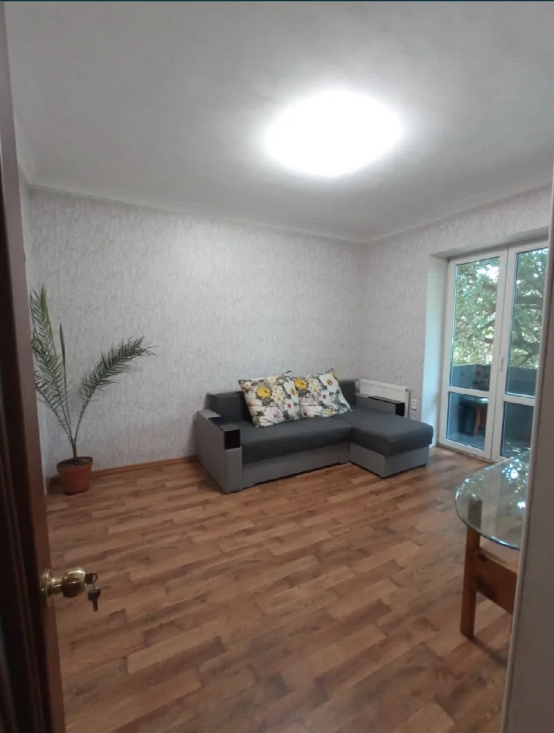 3-комнатная квартира, 63 м², Слободка