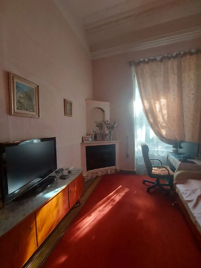 3-кімнатна квартира, 69 м², Центр