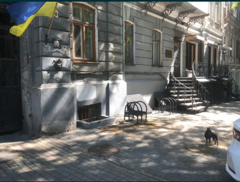 4-кімнатна квартира, 115 м², Центр