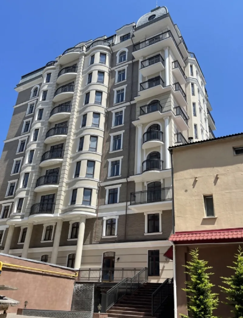 3-комнатная квартира, 105 м², Виндзор дом 2, Центр