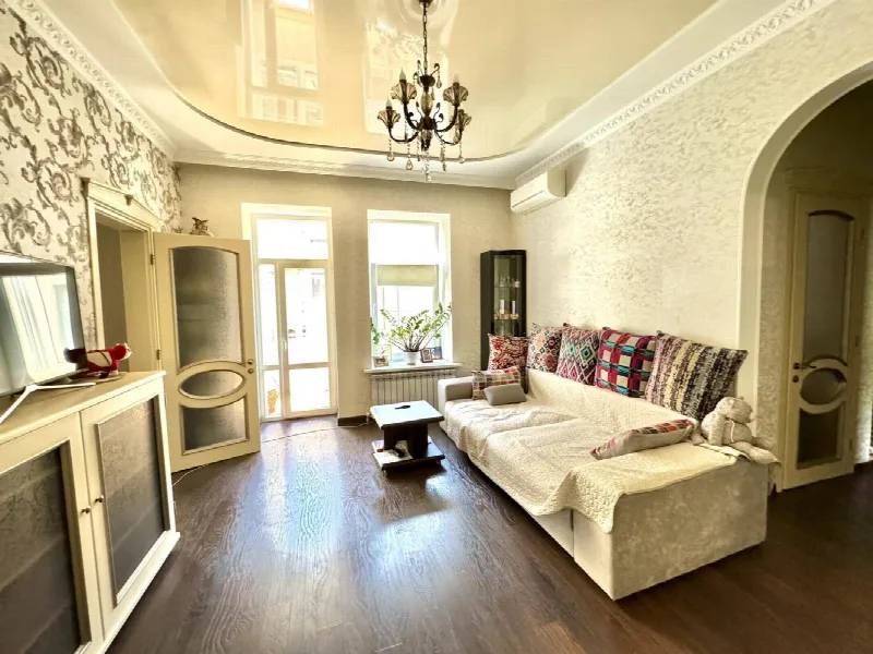 3-комнатная квартира, 53 м², Центр