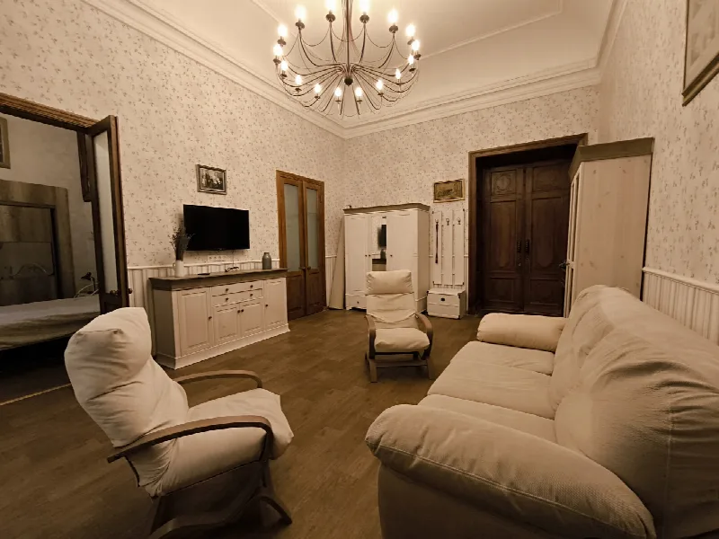 2-комнатная квартира, 325 м², Центр
