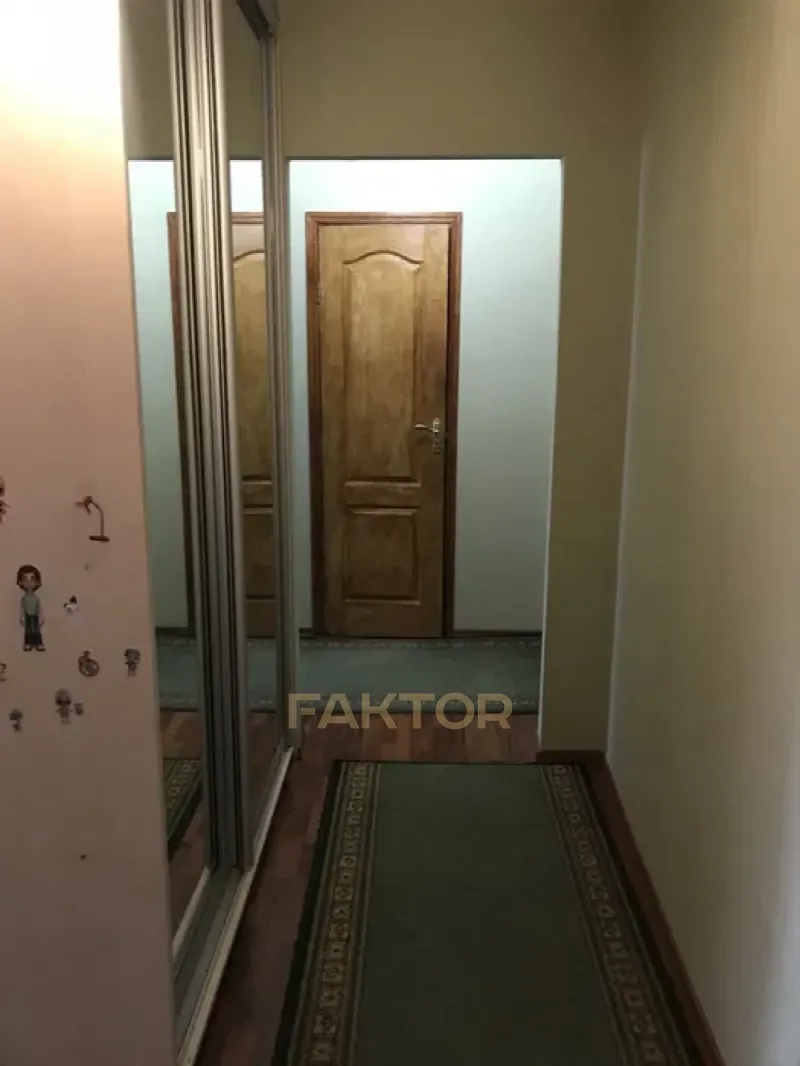 4-кімн. квартира 82 м², 1/16 пов., вул. Сонячна