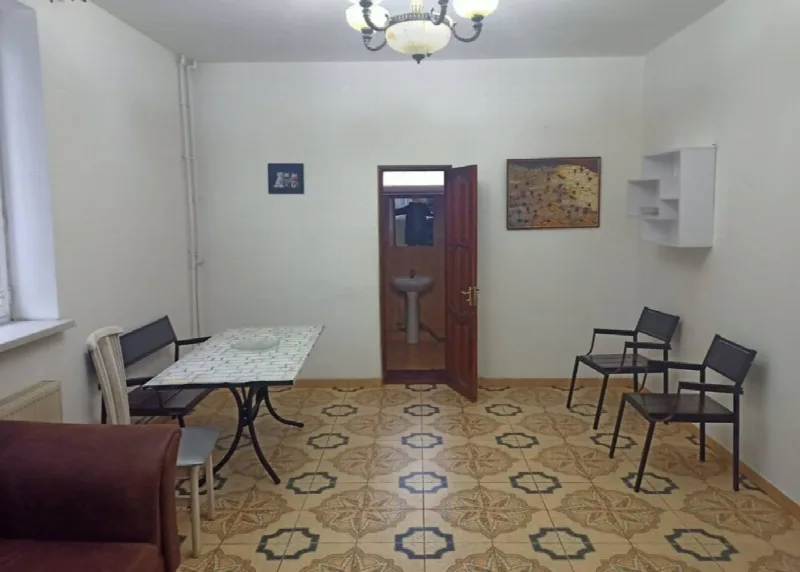 9-кімнатні, 420 м²
