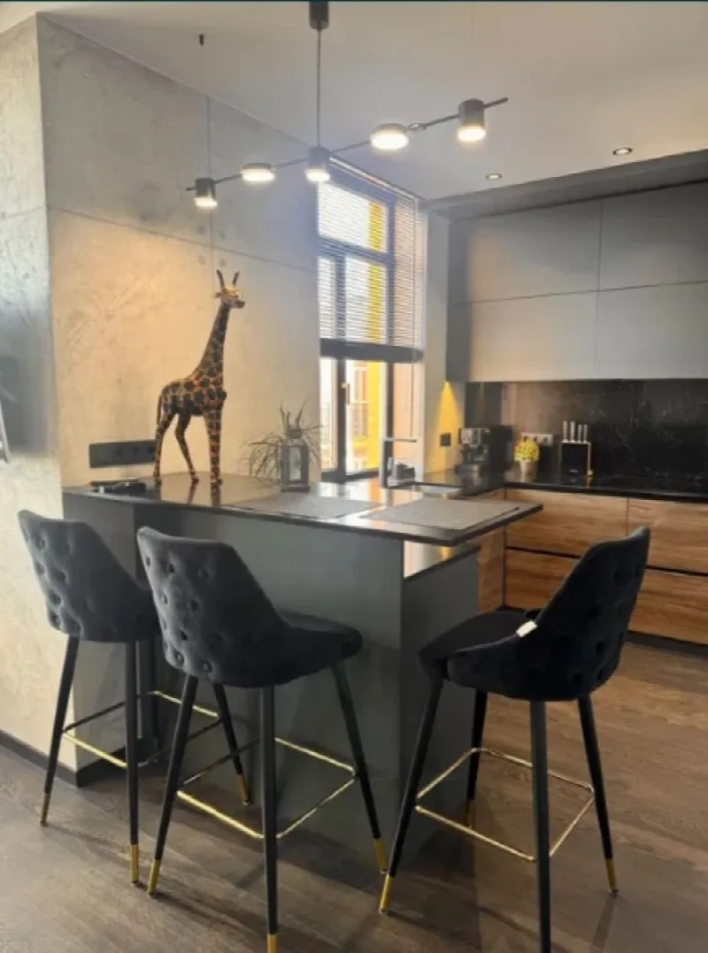 1-room, 68 m²