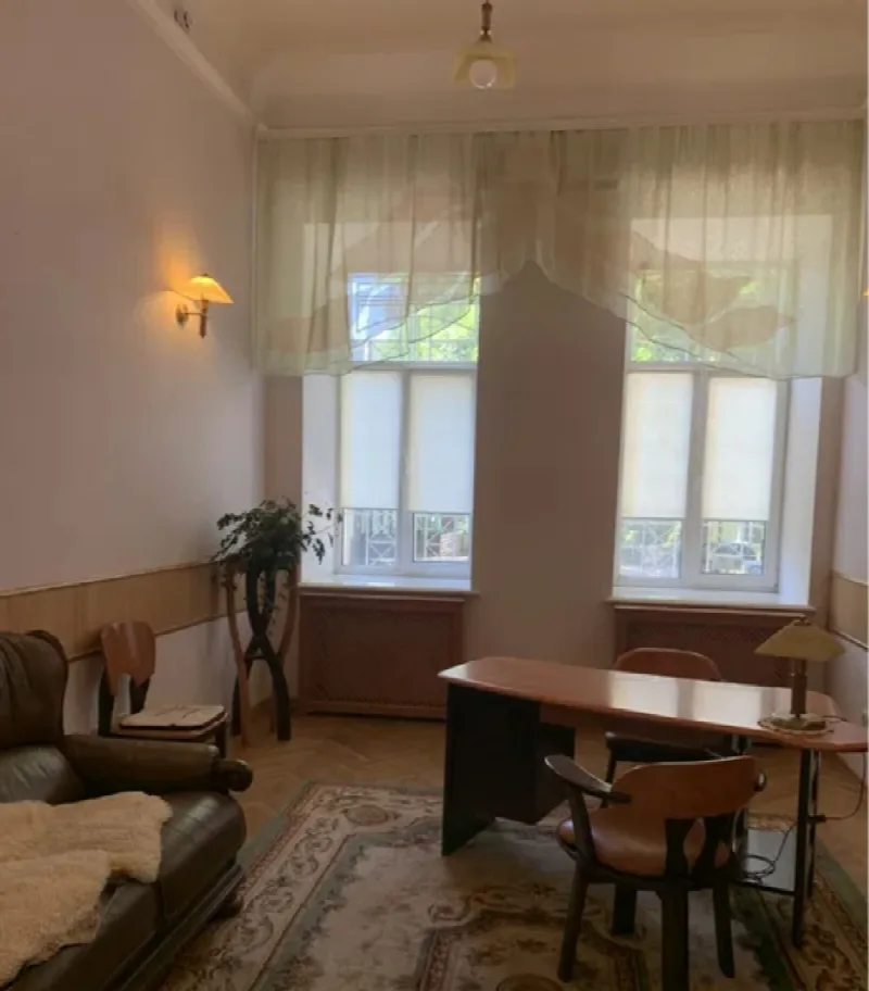 Коммерция, 410 м², Центр