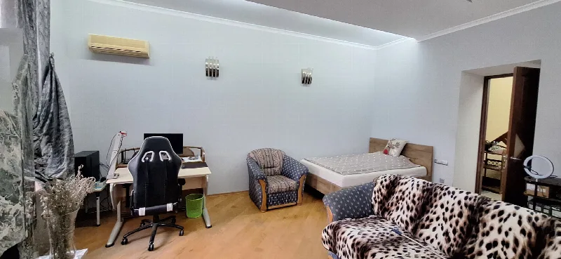3-кімнатна квартира, 100 м², Центр