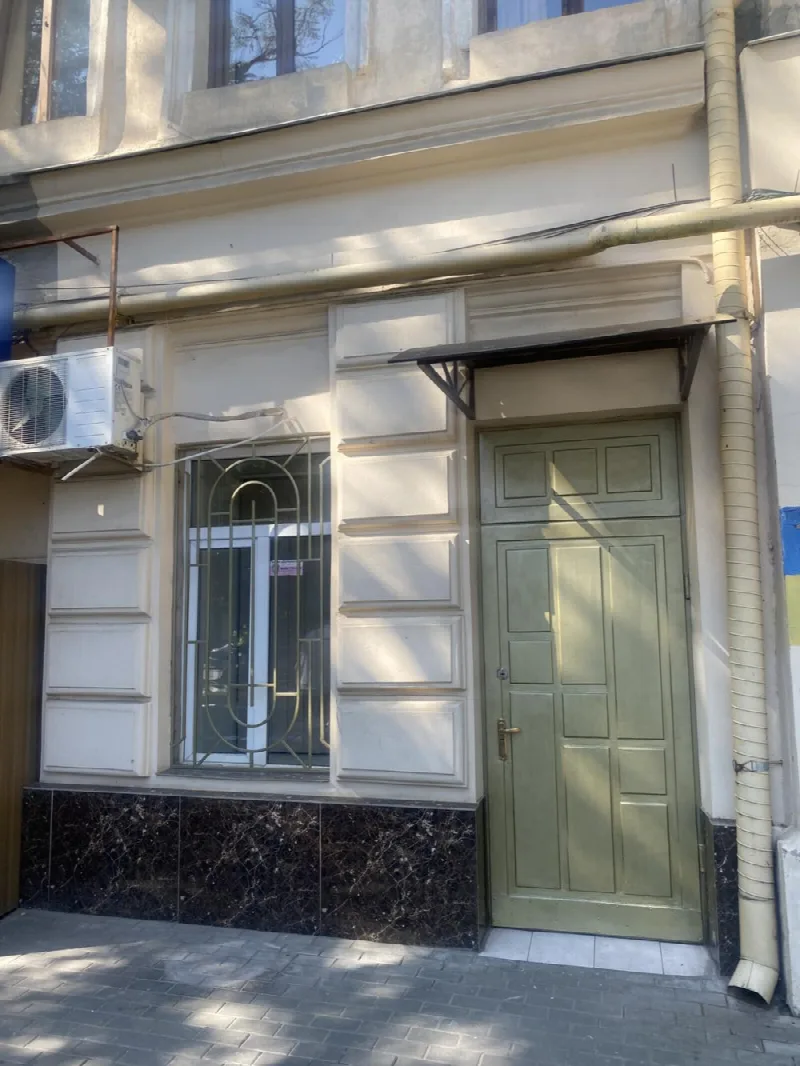 Комерційна, 35 м², Молдаванка