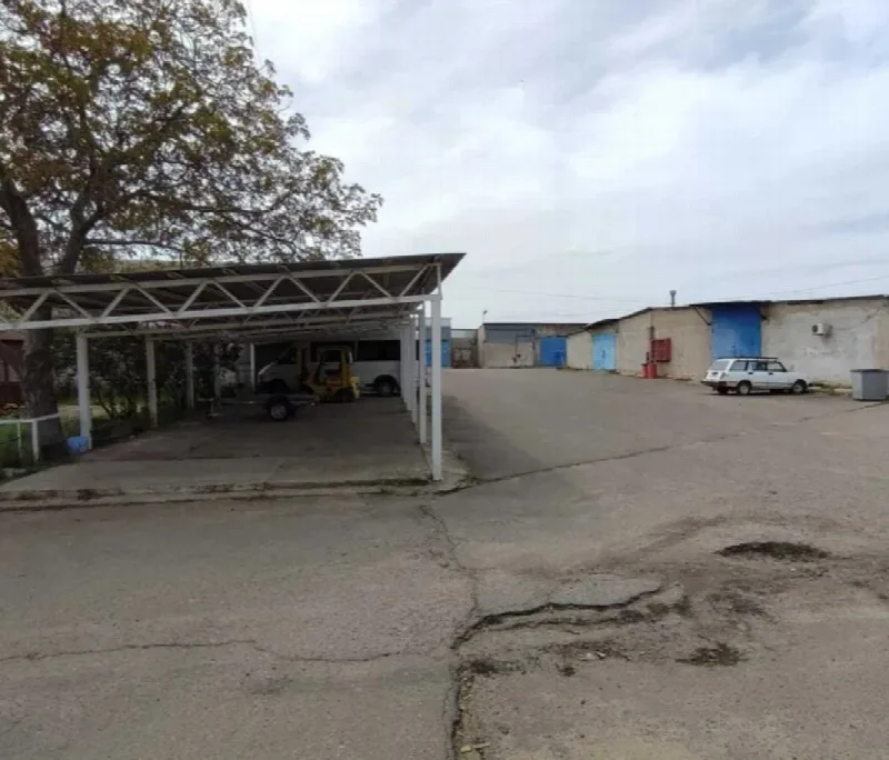 Коммерция, 2 400 м², Авангард