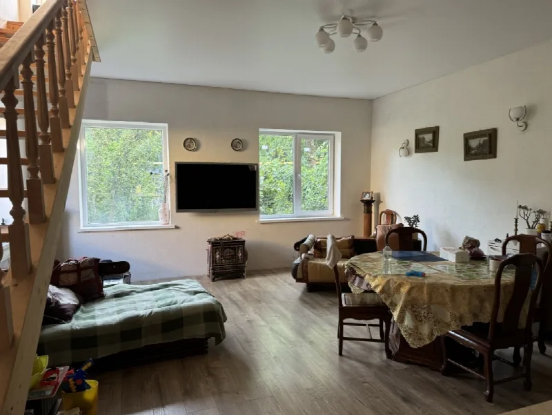 4-кімнатні, 150 м²