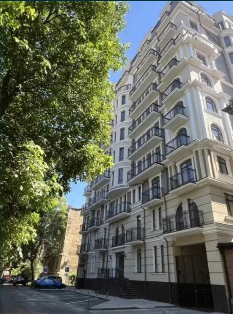 2-комнатная квартира, 76 м², Виндзор дом 2, Центр