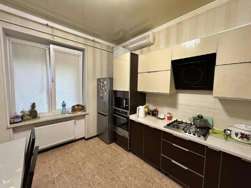 3-кімнатні, 115 м²