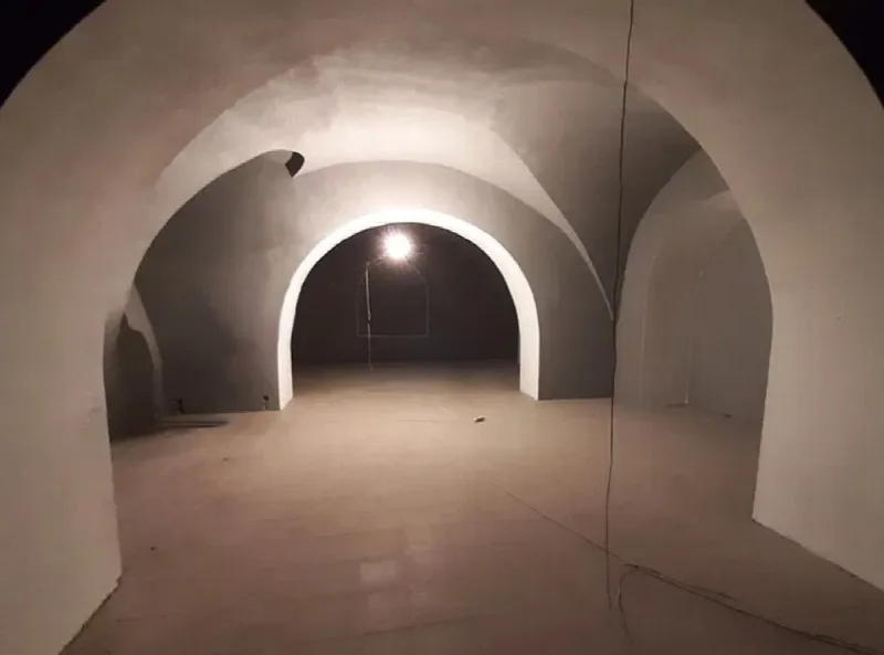 Комерційна, 350 м², Центр