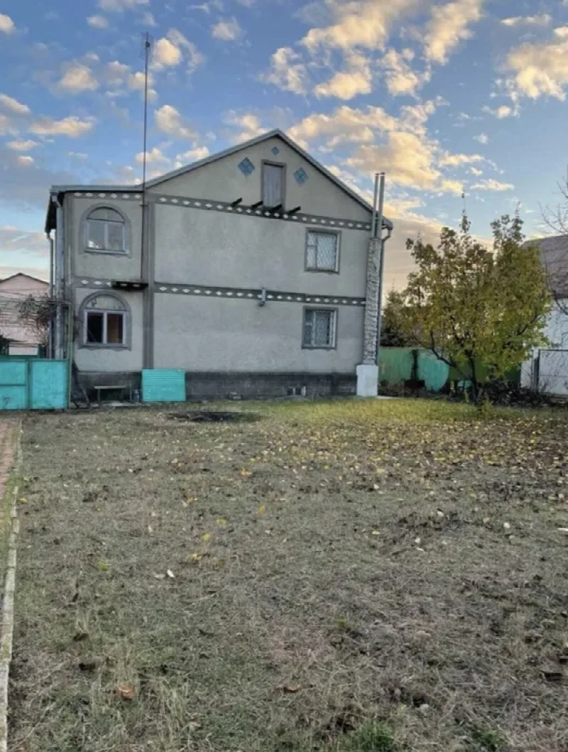 5-кімнатні, 240 м²