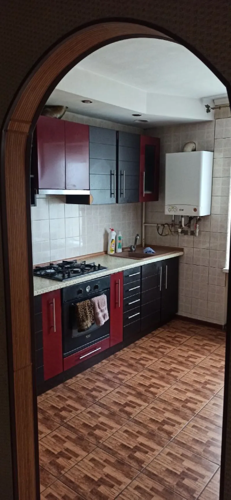 8-кімнатні, 324 м²