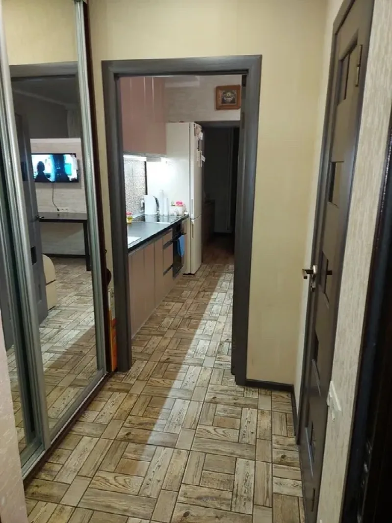 1-комнатная квартира, 30 м², Золотые столбы, Слободка