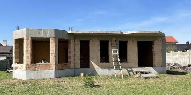 5-кімнатні, 319 м²