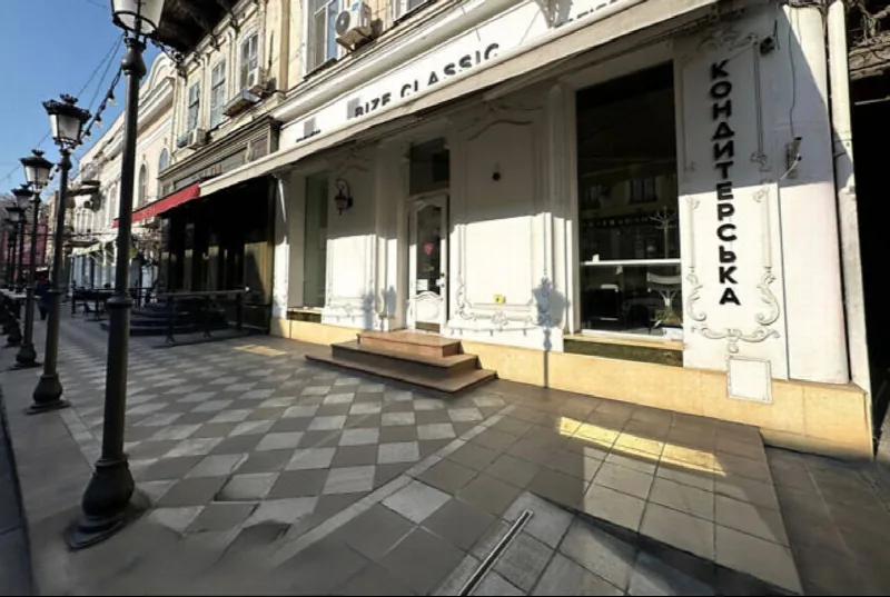 4-кімнатні, 210 м²