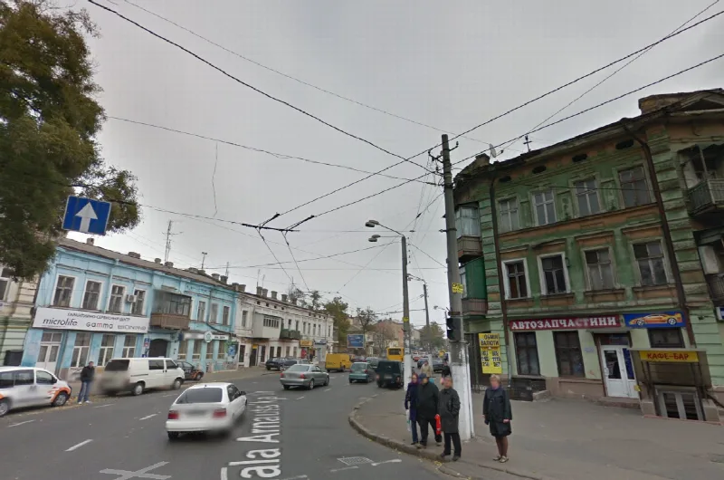 Комерційна, 47 м², Центр
