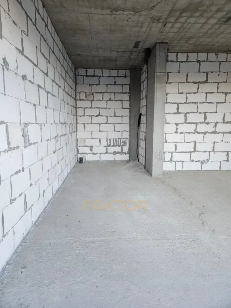 Помещение свободного назначения 45 м², этаж 1/6, ул. Владислава Бувалкина, Котовского
