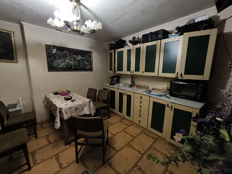 4-кімнатні, 70 м²