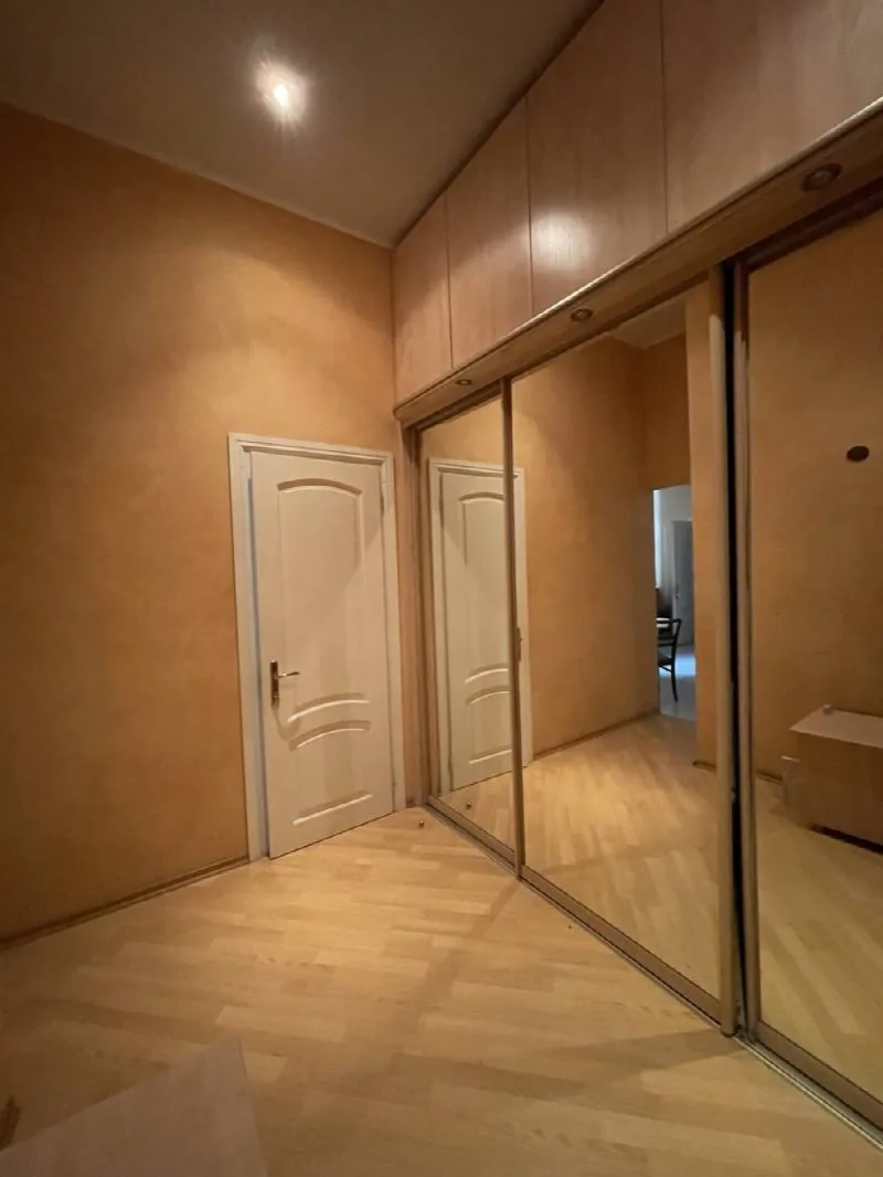 2-кімнатна квартира, 65 м², Центр