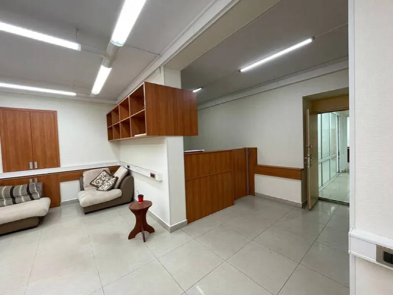 Коммерция, 310 м², Центр