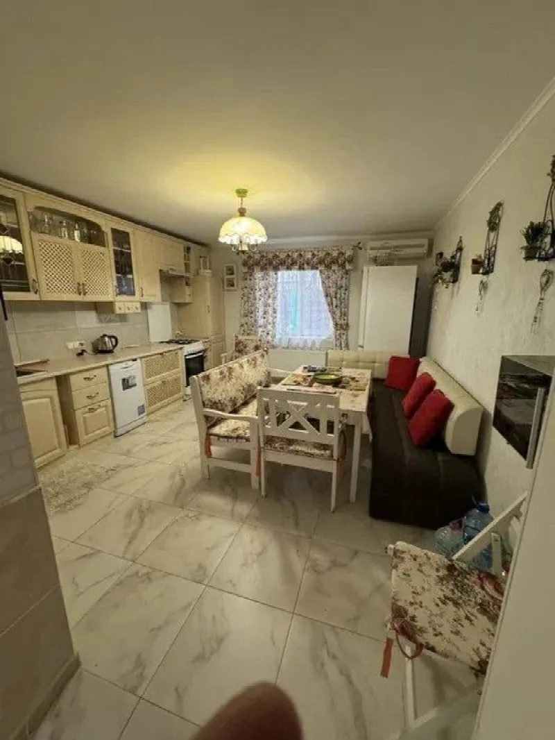 4-кімнатні, 115 м²