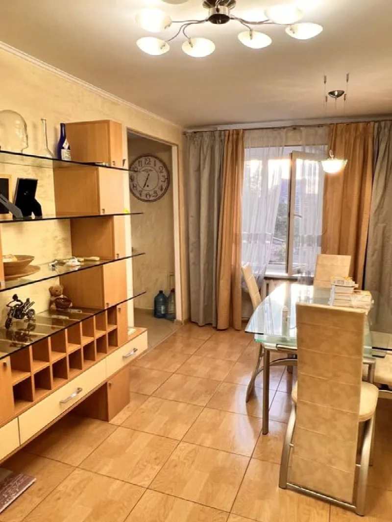 4-кімнатні, 72 м²