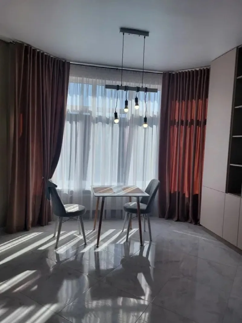 1-кімнатні, 50 м²