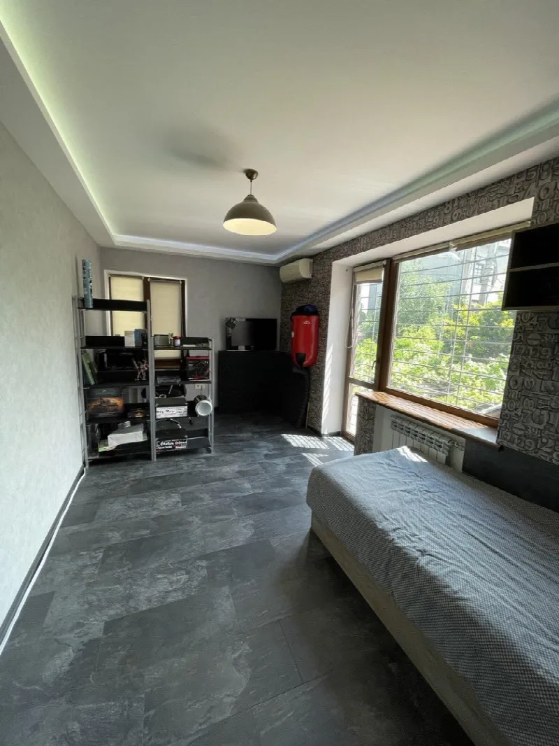 4-кімнатні, 170 м²
