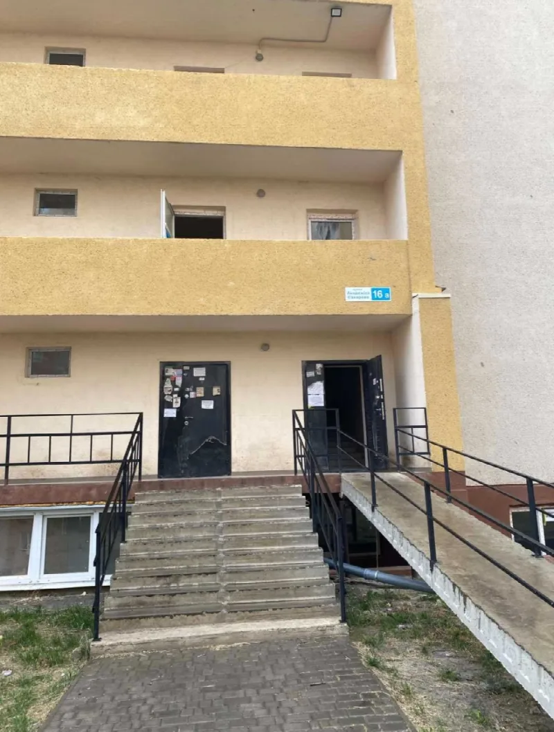 2-кімнатні, 80 м²