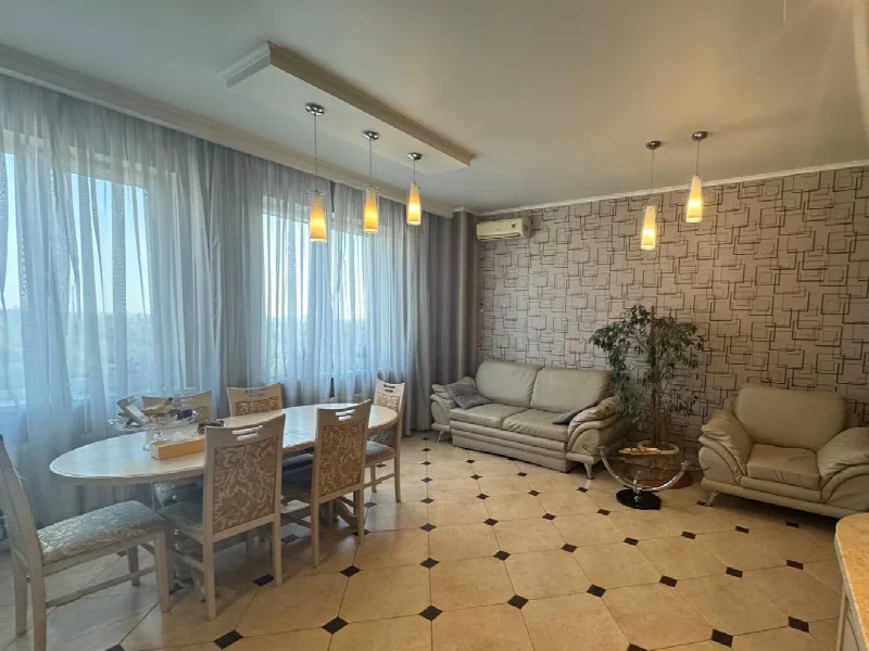 2-кімнатна квартира, 116 м², Клімівський будинок, Центр