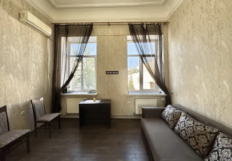 3-кімнатна квартира, 60 м², Центр